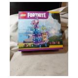 LEGO FORTNITE #77071/ 691 PIECES BRAND NEW IN