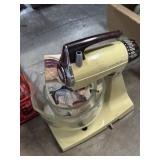 Sunbeam Mixmaster 12-speed stand mixer W2 bowls