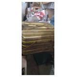 Metal sewing basket with sewing pattern