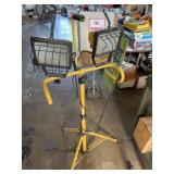 Dual halogen shop light on adjustable stand