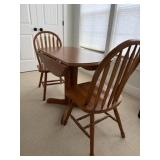Drop Leaf Pedestal Table and 2 Chairs 35ï¿½ with