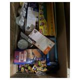Mix of aluminum catering pans, Glad Press