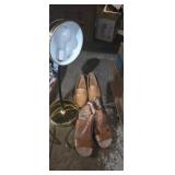 Desk lamp and 2 leather shoes size 7