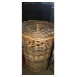Woven 3ft laundry basket with lid