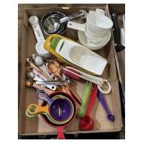 Measuring cups, measuring spoons, & other kitchen