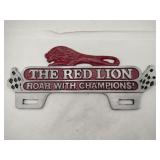 Modern The Red Lion plate topper