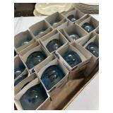 15 General Electric 25 W azul lightbulb