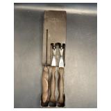 CutCo 1026, 1027 carving forks & 1028 spreader in