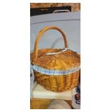 Wicker picnic basket