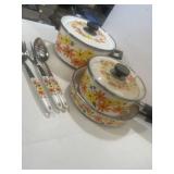 Ekco Country Garden porcelain-clad stock pot,