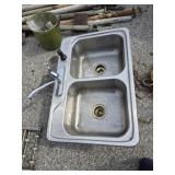 Stainless steel kitchen sink