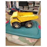 Old steel dump truck 1989 nylint