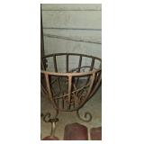 Wire planter stand 12in