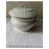 J and G Meakin Hanley chamber pot chip on lid 5 x
