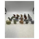 Lot of 25 Wade figurines