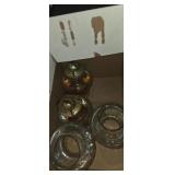2 Clear glass oil lamps with lamp shades