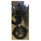 Cast iron kettles marked classic 2 with lids