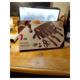 7 PIECE KITCHEN KNIVE SETNEW IN PACKAGE