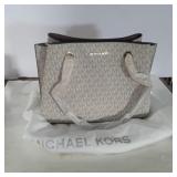 Michael kors purse/wallet  not authentic