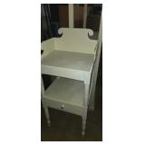 Small painted white dry wash stand with 1 drawer