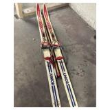 Sierra Junior wooden skis w/cable bindings,