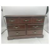 Jewelry box with accessories