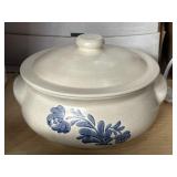 Pfaltzgraff Yorktowne 2-quart covered casserole