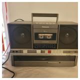 Panasonic radio,cassette and turntable portable