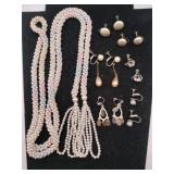 Pearl style necklace 6 pair screw back vintage
