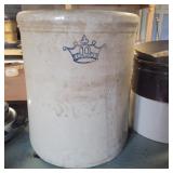 10gallon blue crown crock small crack on bottom