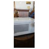 Magic chef model MCD1611 microwave