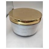 Dusting powder puffs