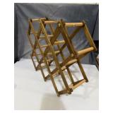 wooden accordion-style wine rack features
