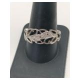 Silver leaf shaped band ring marked 925 size 10