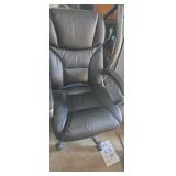 Rolling office chair