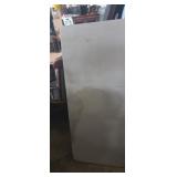 Small cosco table woth folding legs