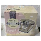 Miami Phone Classic Art Deco-style corded desk