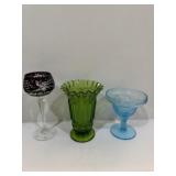 Green glass flower vase, a Fostoria