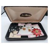 Woman small jewelry box with jewelry