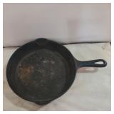 Griswold #7 cast iron skillet 10in