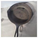 Unmarked #8cadt iron skillet 11in