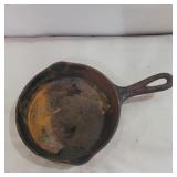 Wagner ware #3 cast iron skillet 7in