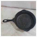 Unmarked #5 cast iron skillet 9in