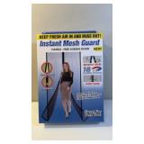 New Instant Mesh Guard Hands-Free Screen Door