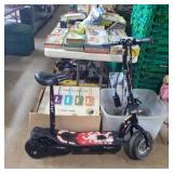Ezip electric scooter with seat and charger