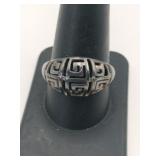 Silver art deco ring marked 925 size 10 .125 Oz