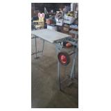 Mobil folding work table/power tool stand