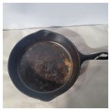 Wagner ware #8 cast iron skillet 11in