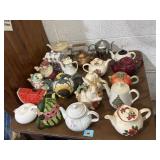 20 different styles of teapots