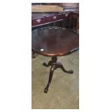 Accent table